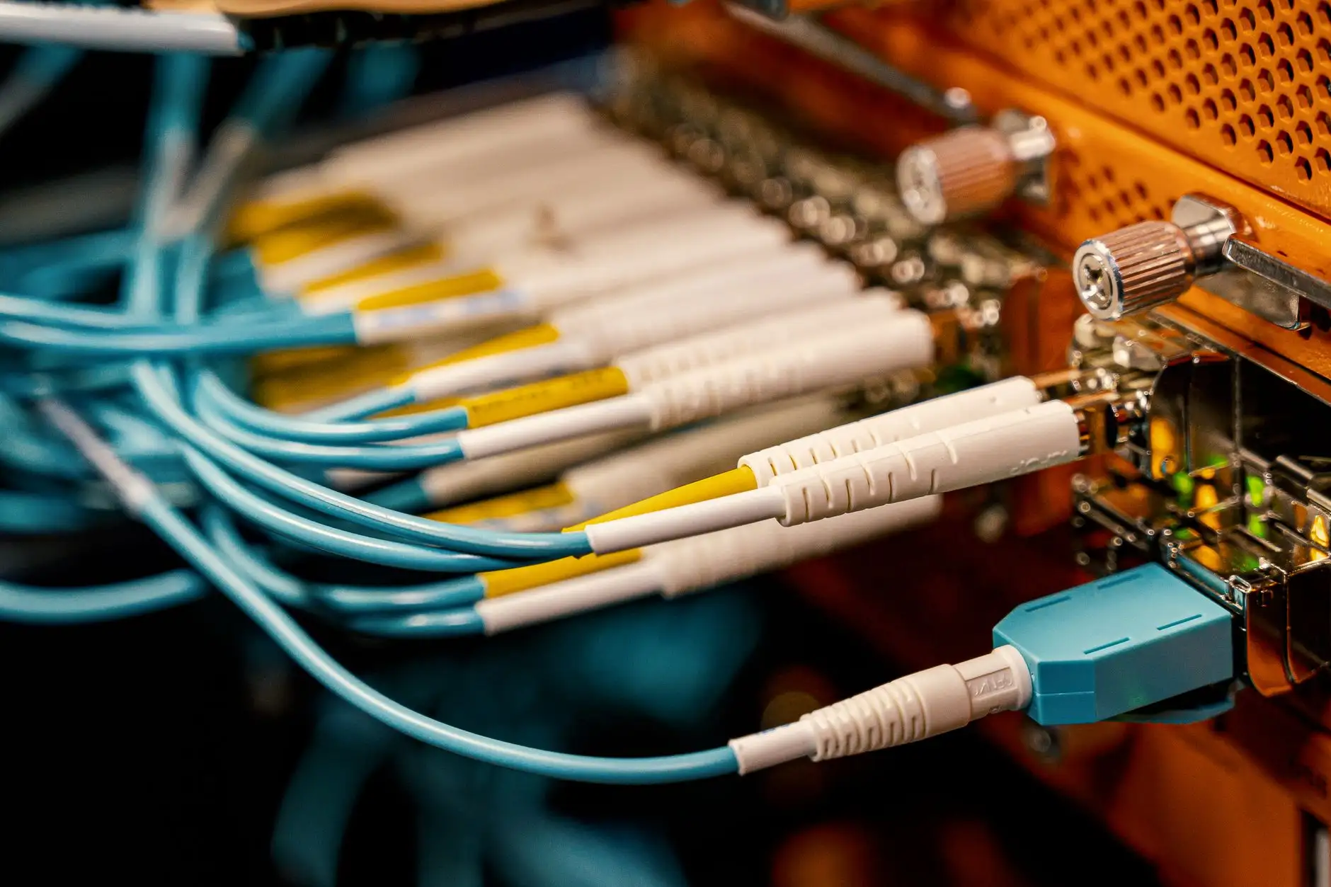 海南政企网络布线常见问题：网线与水晶头选型要点解析正文配图 1