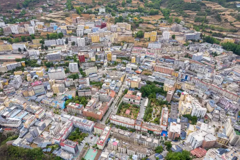 超五类与六类水晶头技术差异及工程应用对比分析